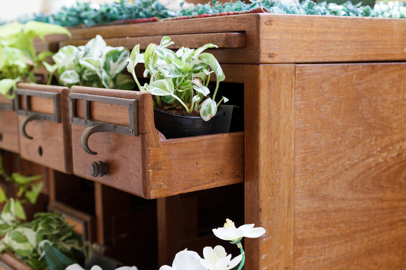 Stress-Free Hosting Starts with This Pre-Party Cleaning Checklist